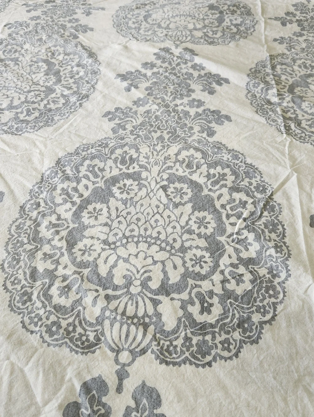 POTTERY BARN Lucianna Medallion Duvet Cover Full Queen Gray Cream Home Bedding
